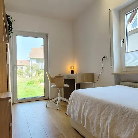 Modernes Gaestezimmer In Wg, Ruhige Lage, Siemens, Oepnv 2 Min Homestay Erlangen